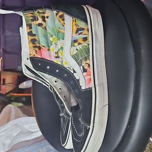VANS Sk8-Hi | High Top | Arch Support | Black/Floral | M 9 | W 10.5